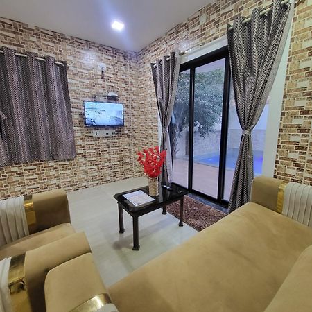 The Perfect Stays Para Disco Big Pool Cricket Turf Villa Lonavla Exterior foto