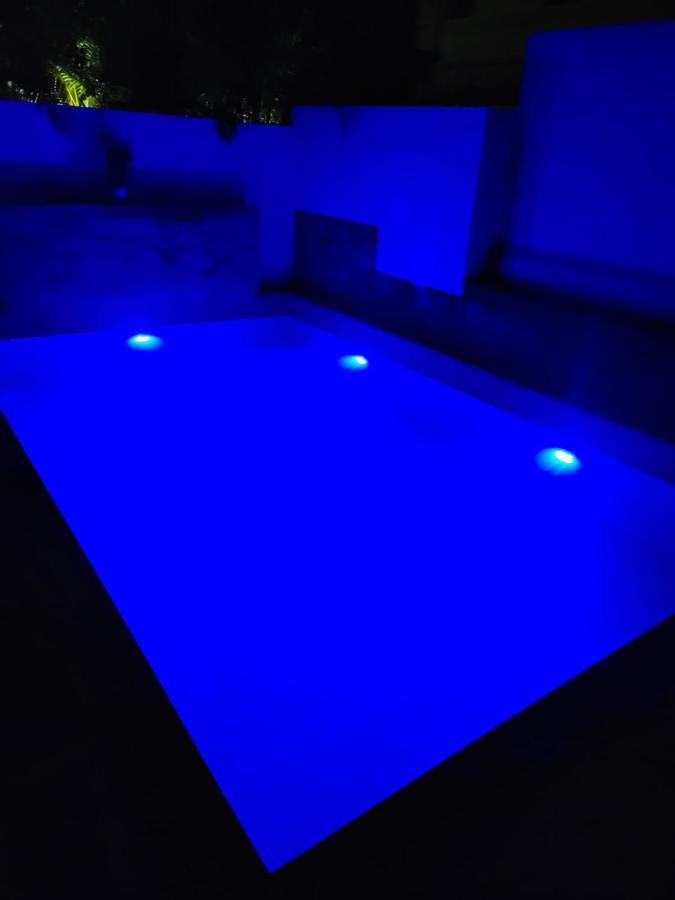 The Perfect Stays Para Disco Big Pool Cricket Turf Villa Lonavla Exterior foto