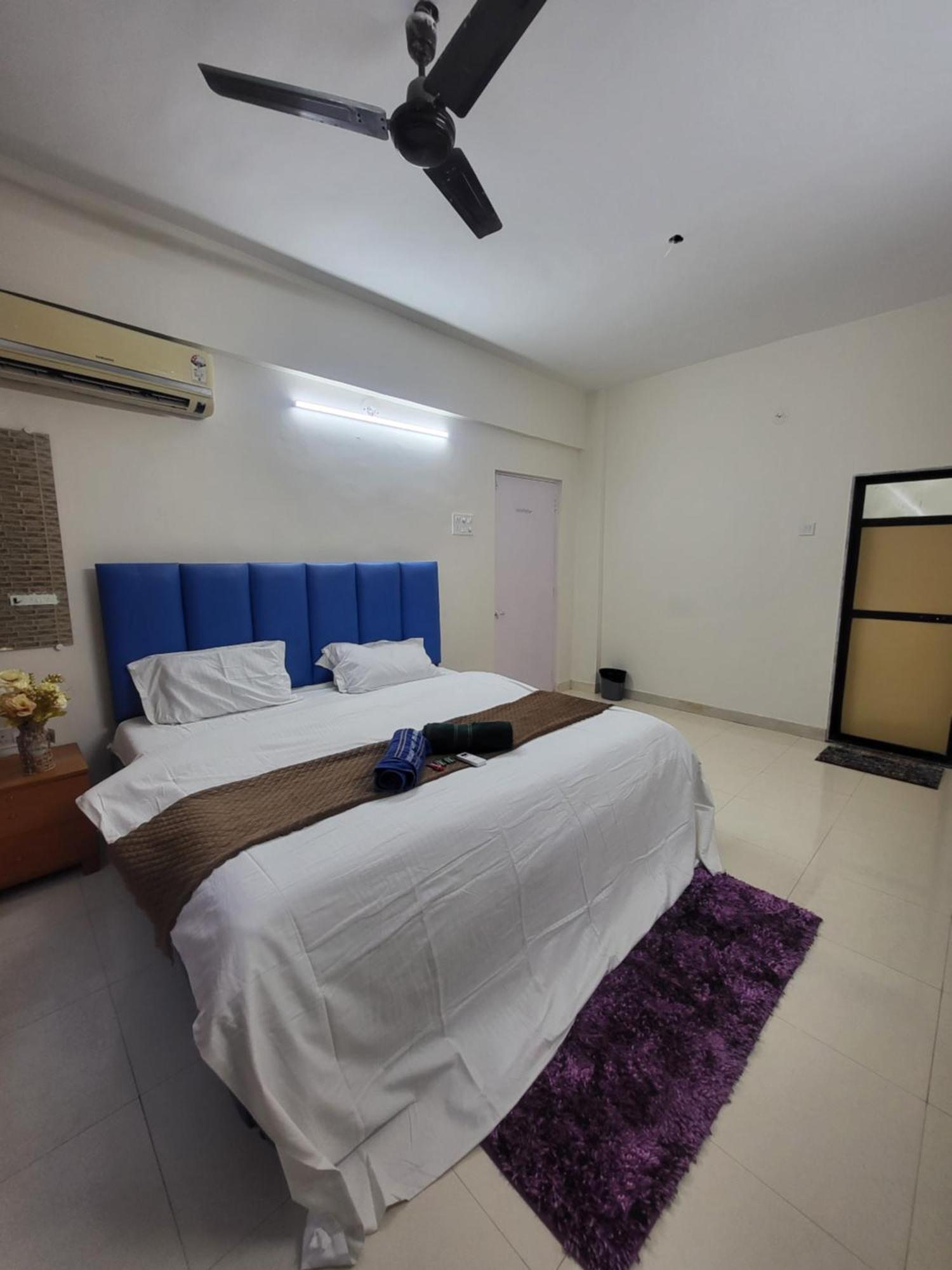 The Perfect Stays Para Disco Big Pool Cricket Turf Villa Lonavla Exterior foto