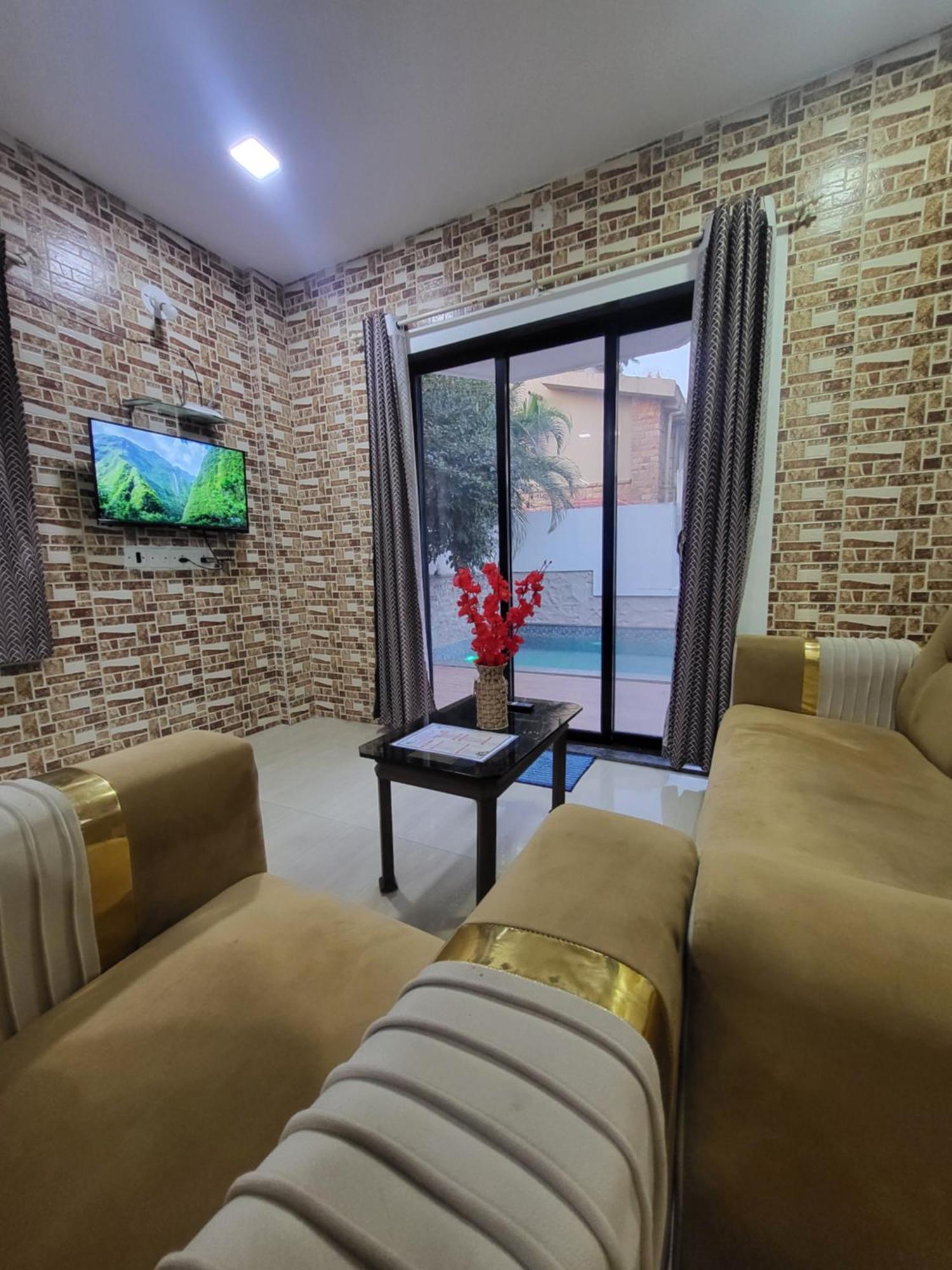 The Perfect Stays Para Disco Big Pool Cricket Turf Villa Lonavla Exterior foto