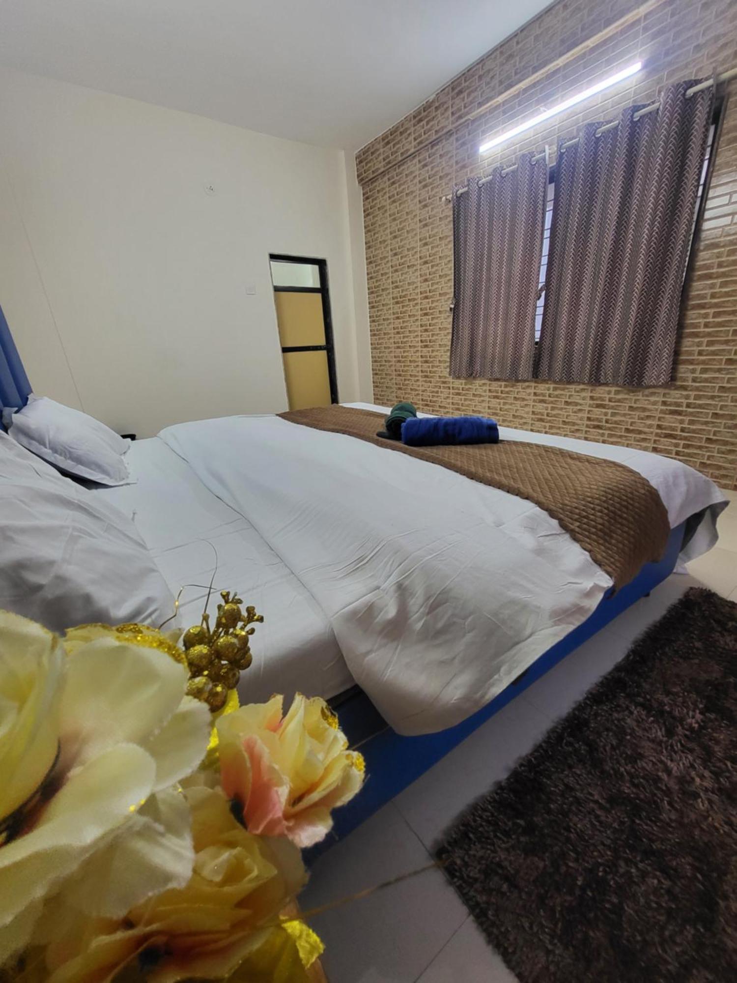 The Perfect Stays Para Disco Big Pool Cricket Turf Villa Lonavla Exterior foto