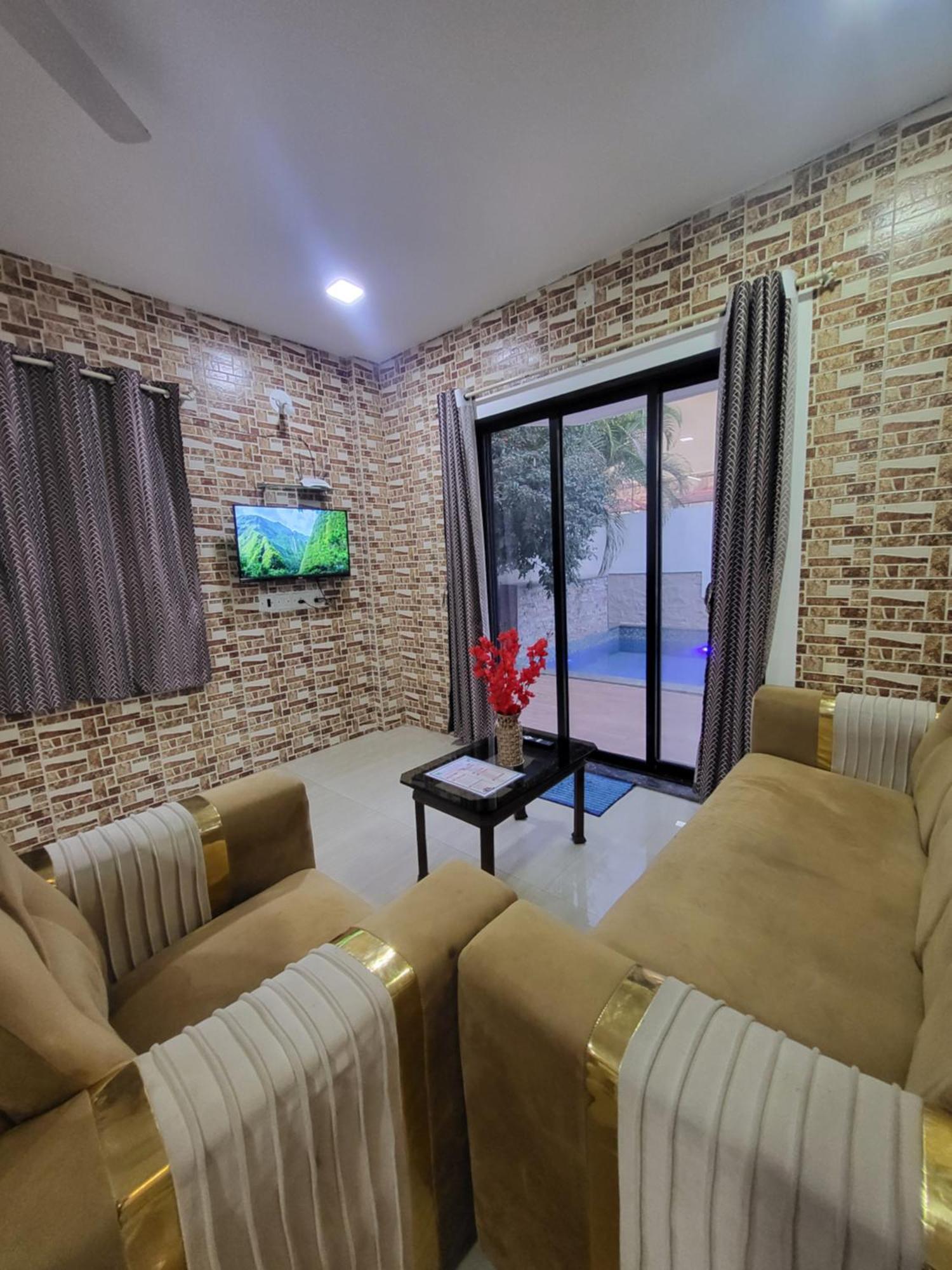 The Perfect Stays Para Disco Big Pool Cricket Turf Villa Lonavla Exterior foto
