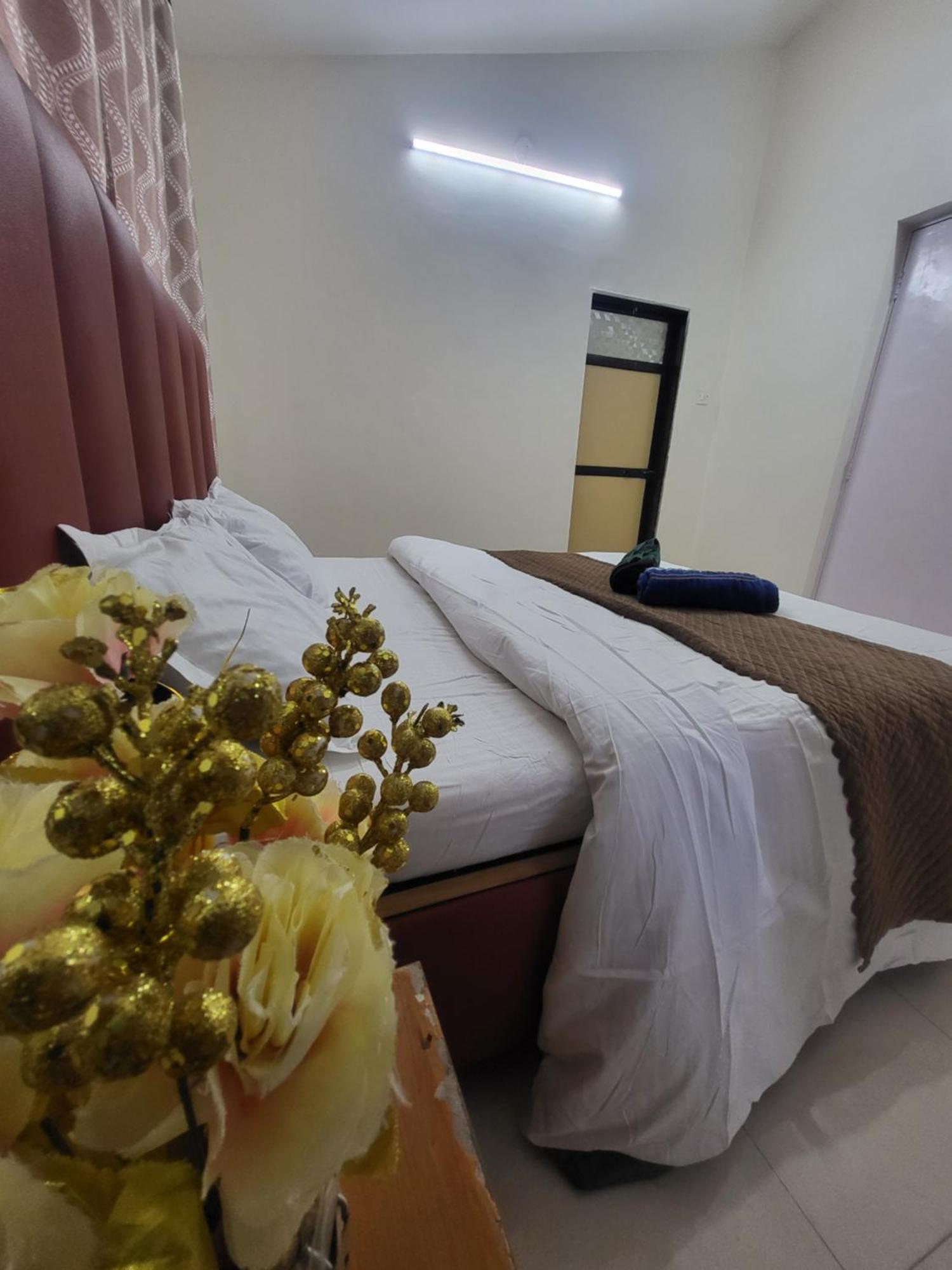 The Perfect Stays Para Disco Big Pool Cricket Turf Villa Lonavla Exterior foto