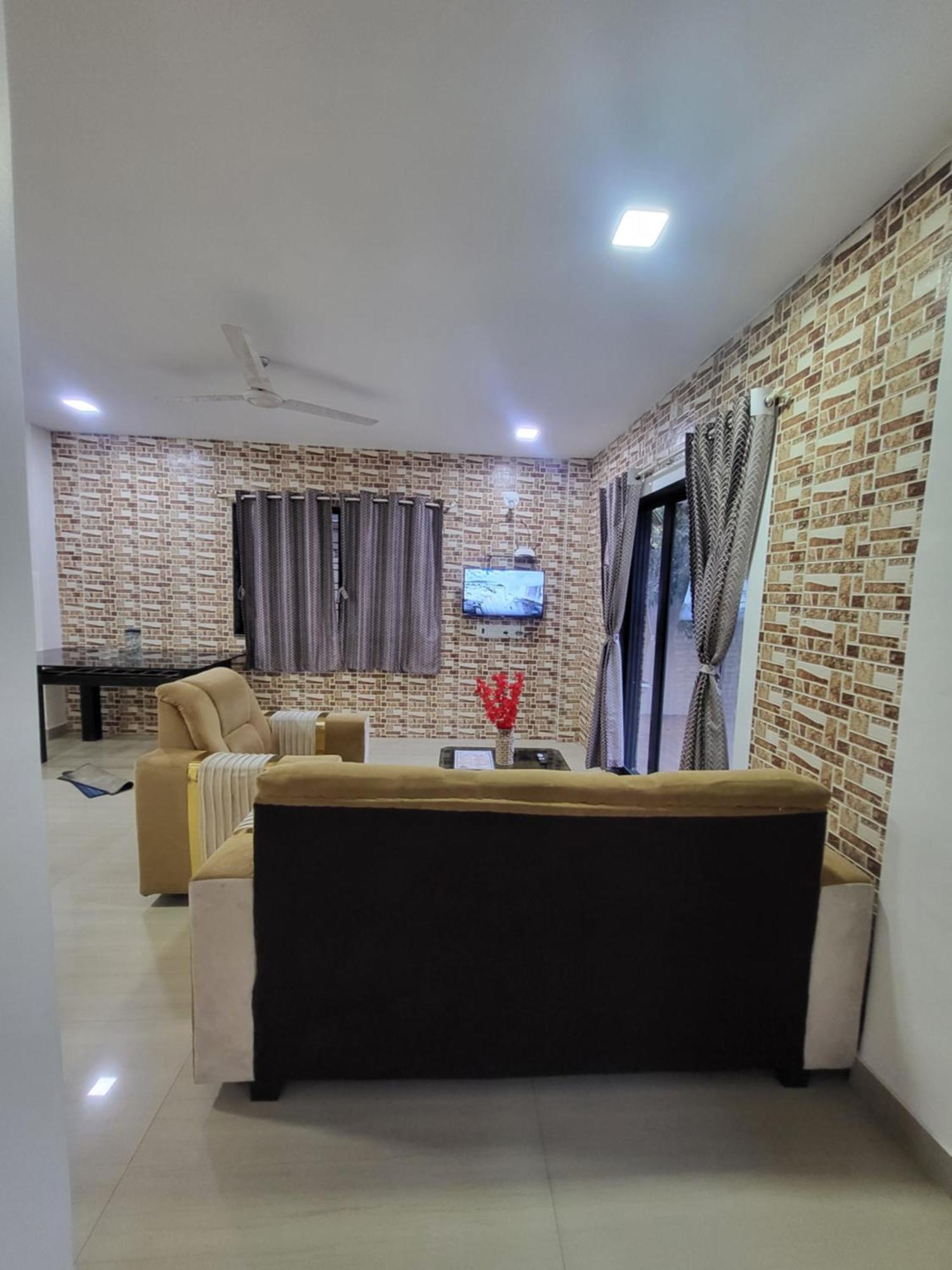The Perfect Stays Para Disco Big Pool Cricket Turf Villa Lonavla Exterior foto